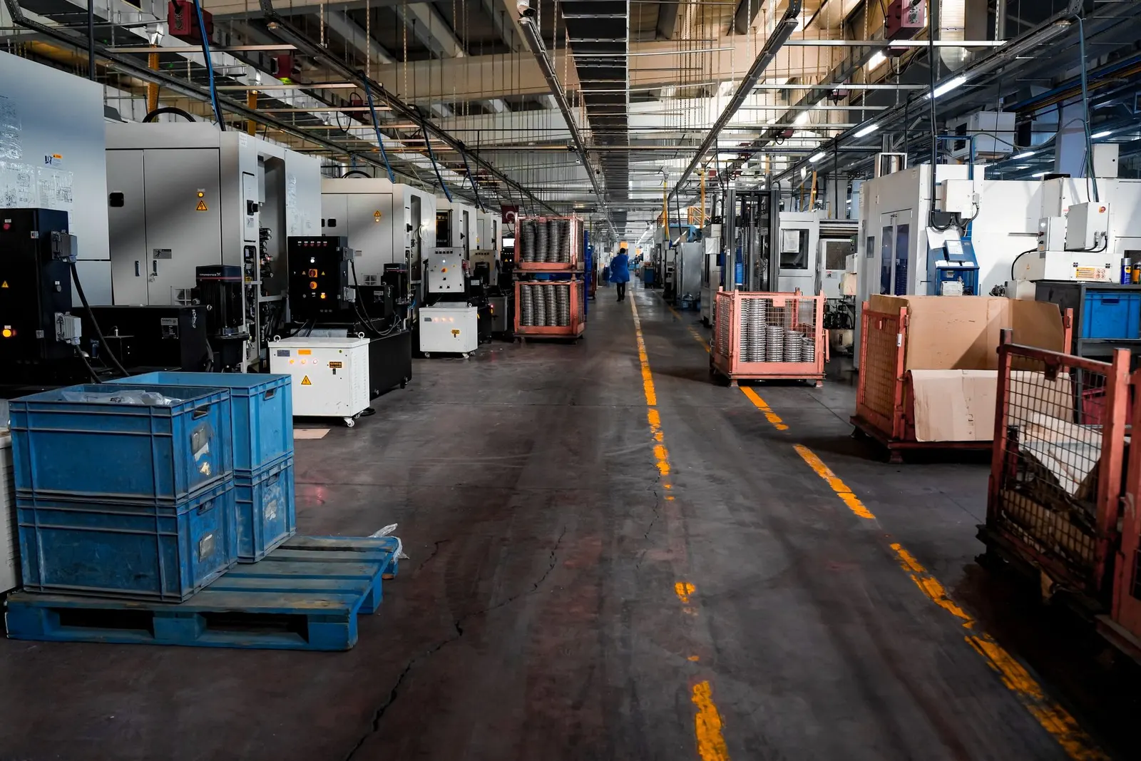 SDIMSA machining floor with numerically controlled equipment